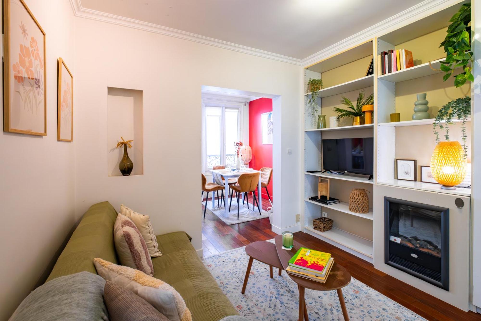 Charming Apartment In Heart Of Париж Екстериор снимка