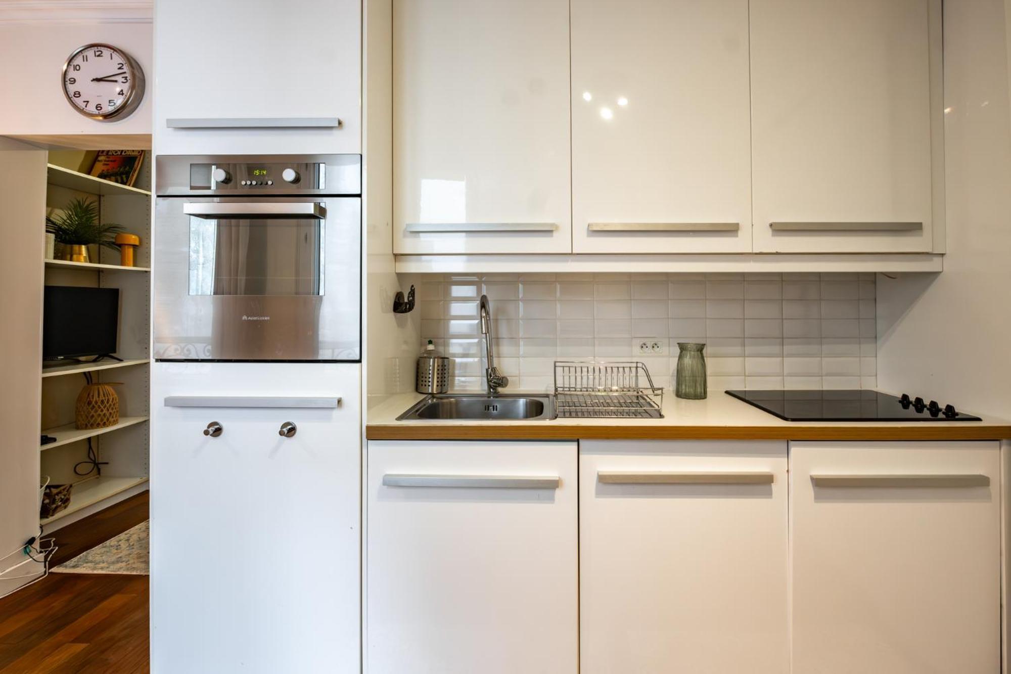 Charming Apartment In Heart Of Париж Екстериор снимка